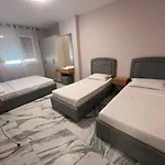 Niki Shen Gjin Апартаменты Лежа