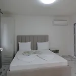 Апартаменты Niki Shen Gjin Лежа