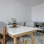 Niki Shen Gjin Appartement