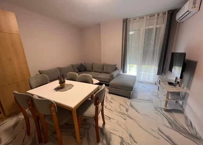 Niki Shen Gjin Apartment