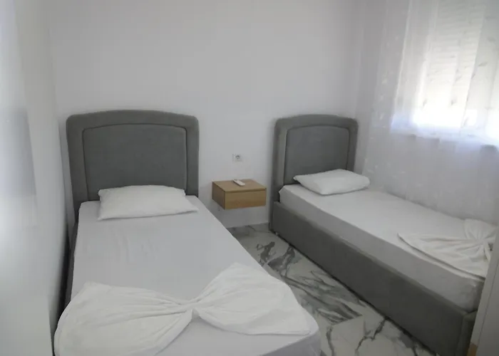 Niki Shen Gjin Apartment *