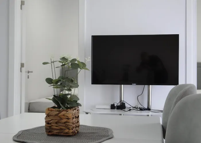 Niki Shen Gjin Apartment *