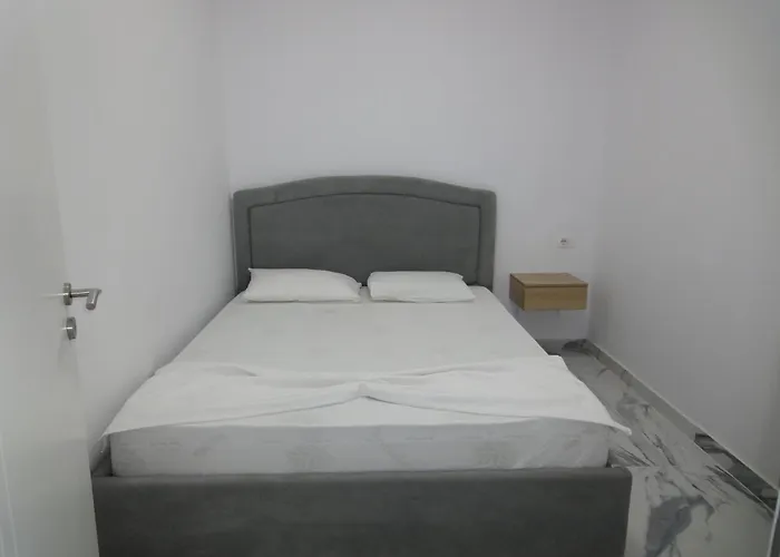 Niki Shen Gjin Apartment